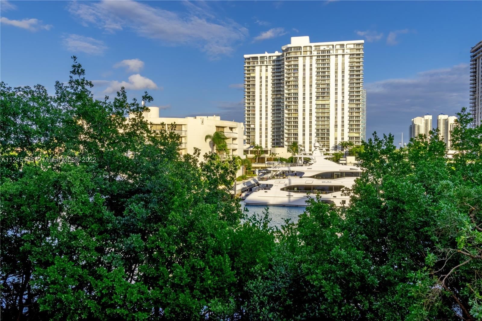 Photo 12 of Listing MLS a11245175 in 19999 E Country Club Dr #1307 Aventura FL 33180