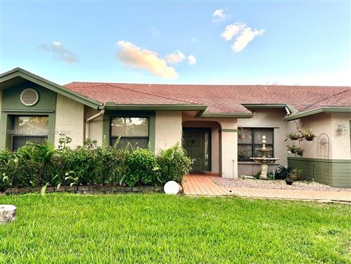 Photo of Listing MLS A11363194 in 9820 Dunhill Dr Miramar FL 33025
