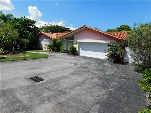 Photo of Listing MLS A11270361 in 2980 SW 109th Ct Miami FL 33165