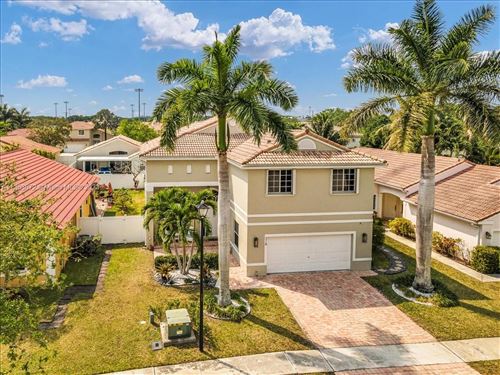 Photo of Listing MLS A11363672 in 318 SW 194th Ave Pembroke Pines FL 33029