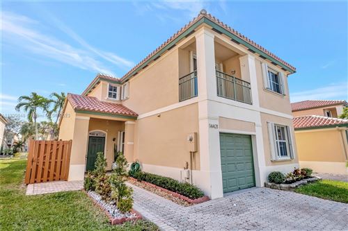 Photo of Listing MLS A11339848 in 14421 NW 83rd Path #14421 Miami Lakes FL 33016