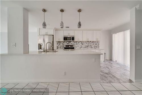 Photo of Listing MLS F10374285 in 838 NW 81st ave #838 Plantation FL 33324